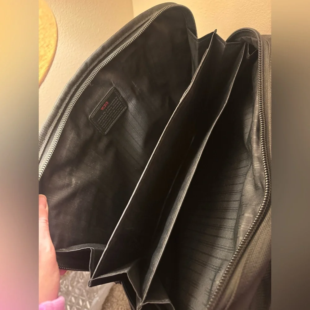 Tumi pass expandable